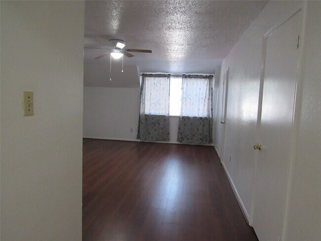 Building Photo - 15543 Weldon Dr