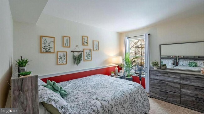 Building Photo - 1012 Foxmeadow Dr