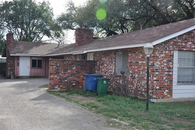 Building Photo - 2011 Gathright Cove