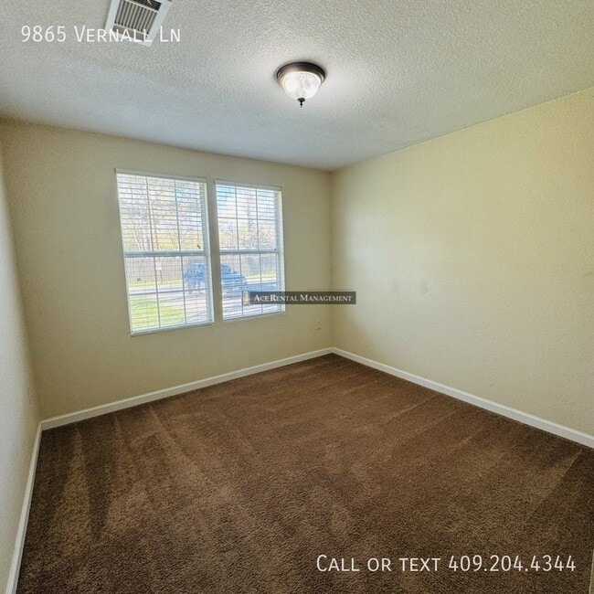 Building Photo - 9865 Vernall Ln