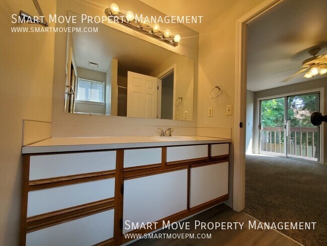 Building Photo - 2574 S Sumac Ln