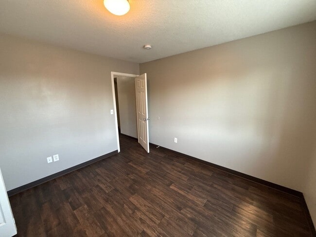 Building Photo - 4312 Sacramento Ct NE