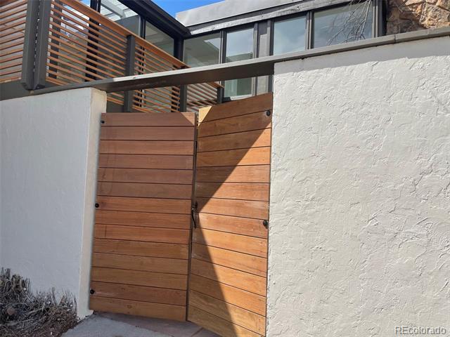 Building Photo - 2020 Mt Zion Dr