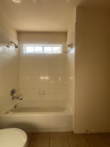 Building Photo - 1413 McClure Dr