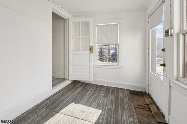 Building Photo - 66 N Washington Ave