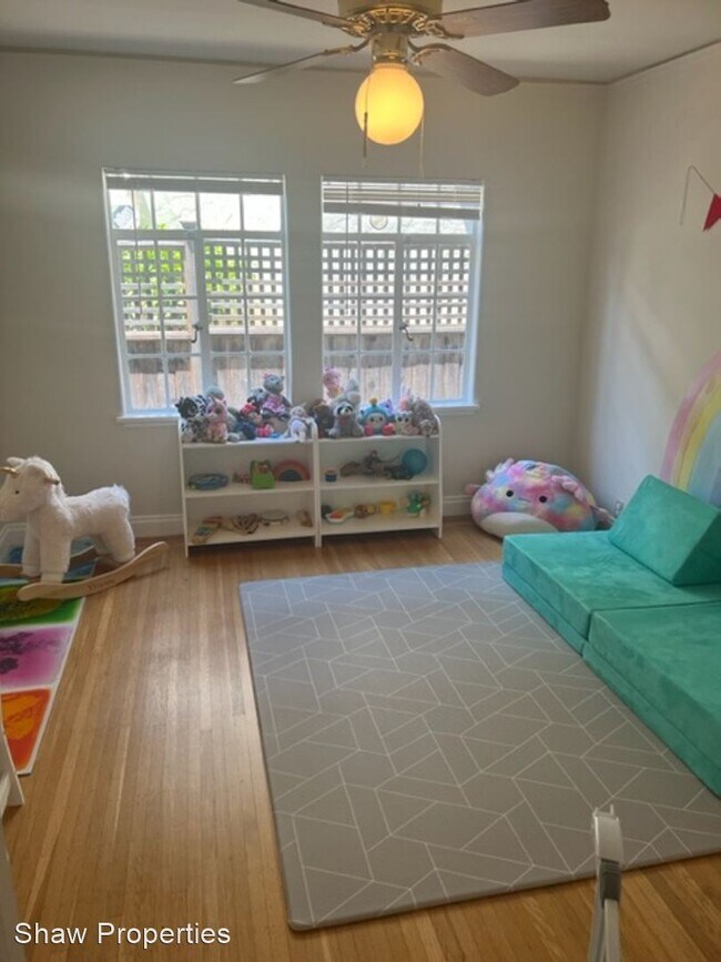 Building Photo - 5 br, 3.5 bath House - 5830 Ross St.