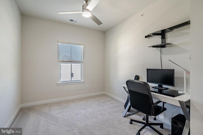 Building Photo - 74 Glory Maple Ln