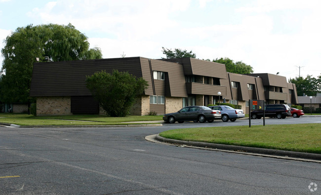 Building Photo - Heritage Green