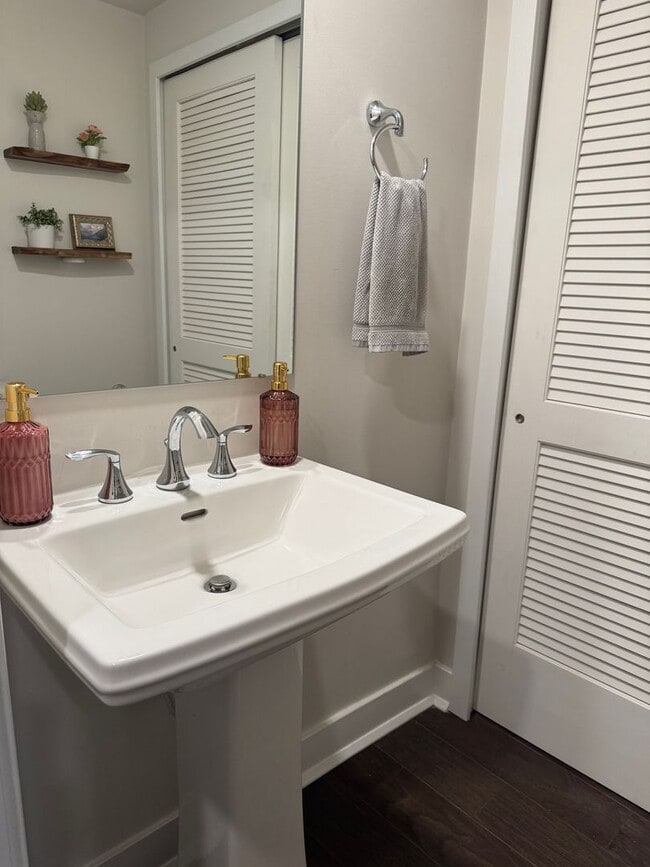 Building Photo - Beautiful SteelPointe 2 Bedroom 1.5 Bath Townhome for Rent in Phoenixville $2,690/month