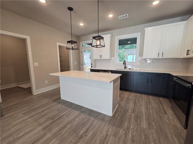 Building Photo - 6 Rock Pk Wy