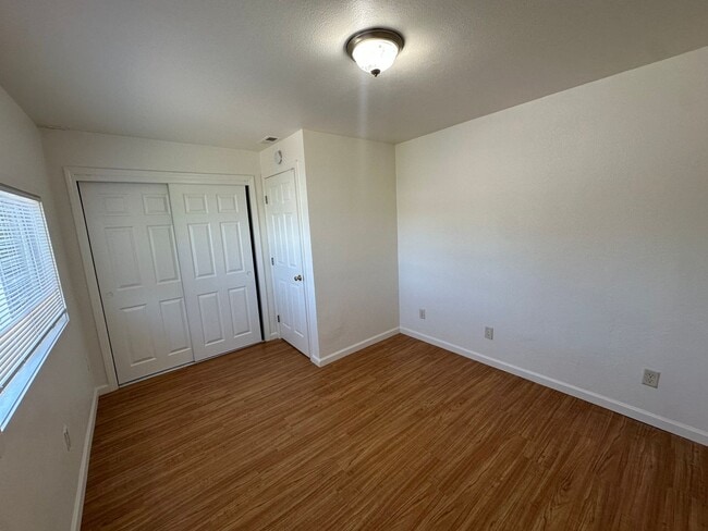 Building Photo - $1,000 Off First Months Rent!! Sparks 2 be...