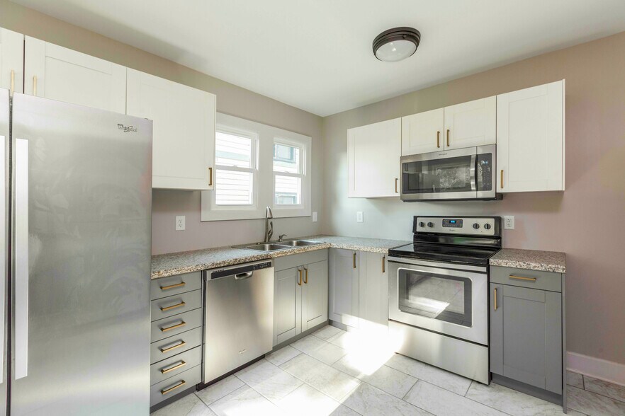 Building Photo - 3847 N Park Ave