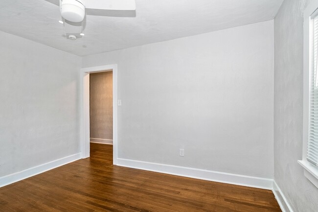 Building Photo - 2610 Munson St