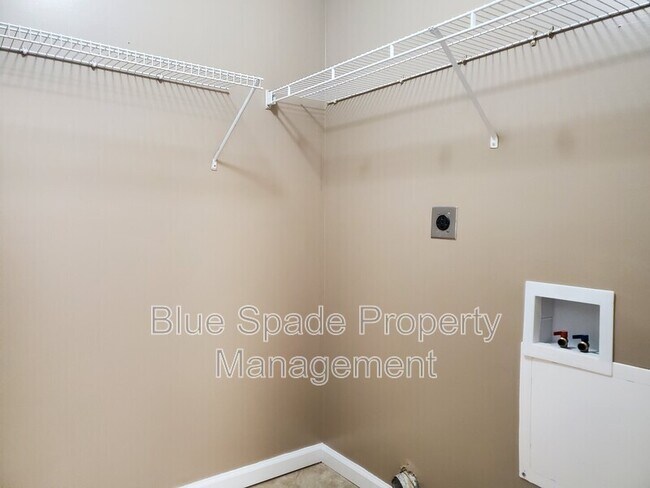 Building Photo - 6237 Dorsett Shoals Rd