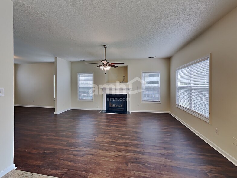 Building Photo - 3605 Enduring Freedom Dr