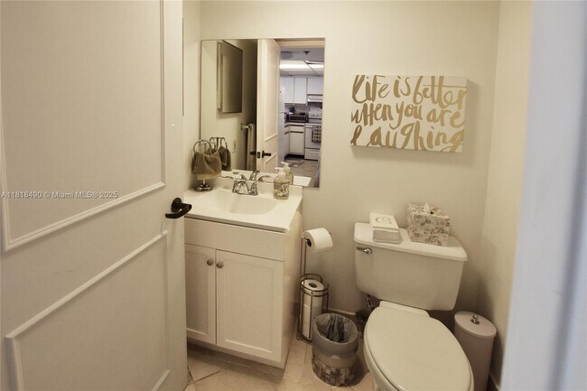 Building Photo - 540 Brickell Key Dr