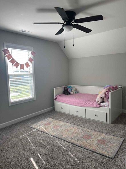 Building Photo - 5220 Thruway Rd