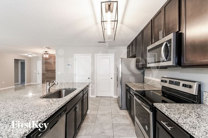 Building Photo - 12324 Cherry Bluff Dr
