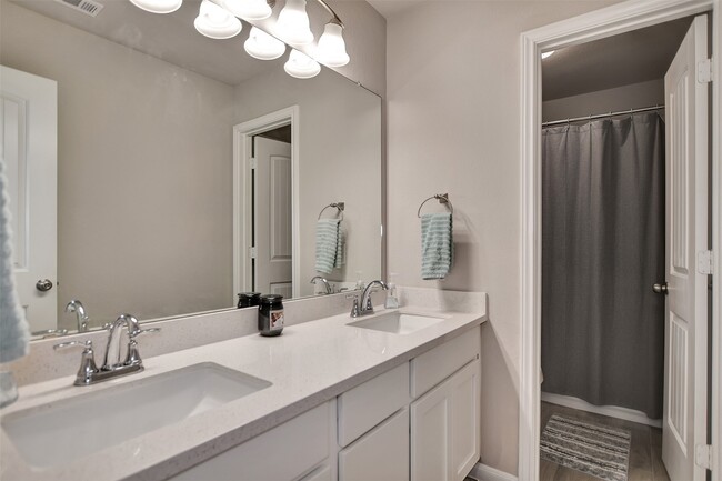 Building Photo - 388 Kendall Crest Dr