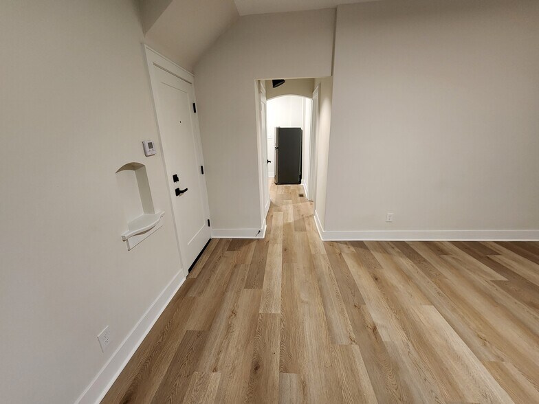 Building Photo - 29 W Patterson Ave