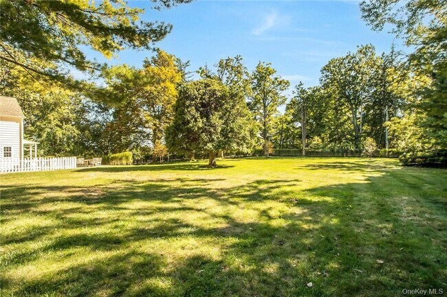 Building Photo - 619 N Broadway