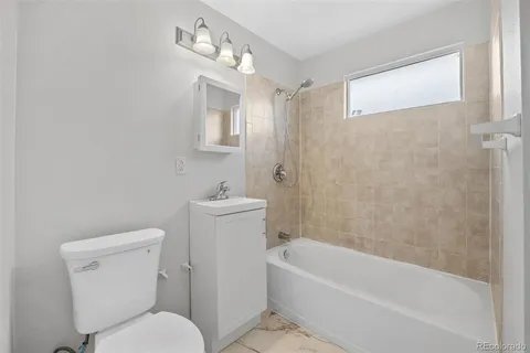 Building Photo - 4956 Umatilla St