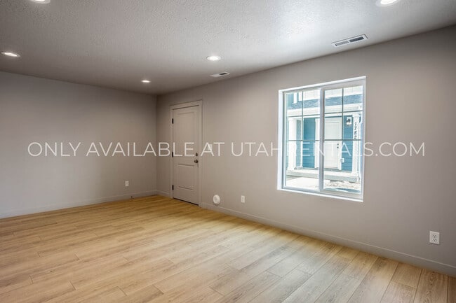 Building Photo - 1783 N 1280 E
