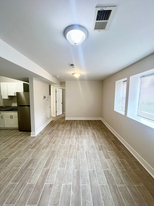 Building Photo - 3939 W Iowa St