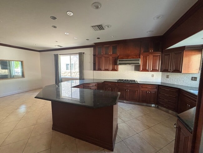 Building Photo - 4074 Old Topanga Canyon Rd