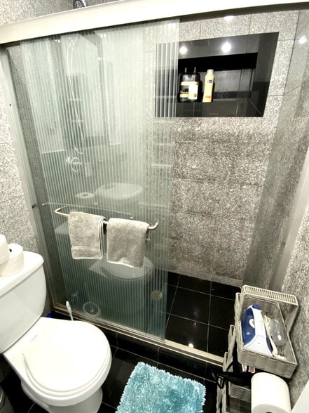 Building Photo - 310 E 103rd St