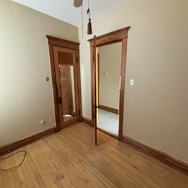 Building Photo - 2133 W Grace St