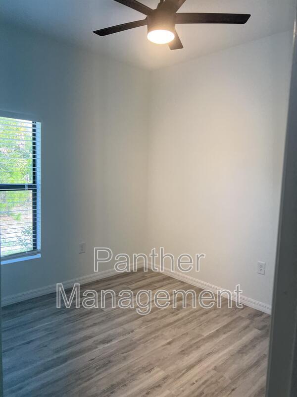Building Photo - 5207 Benton St