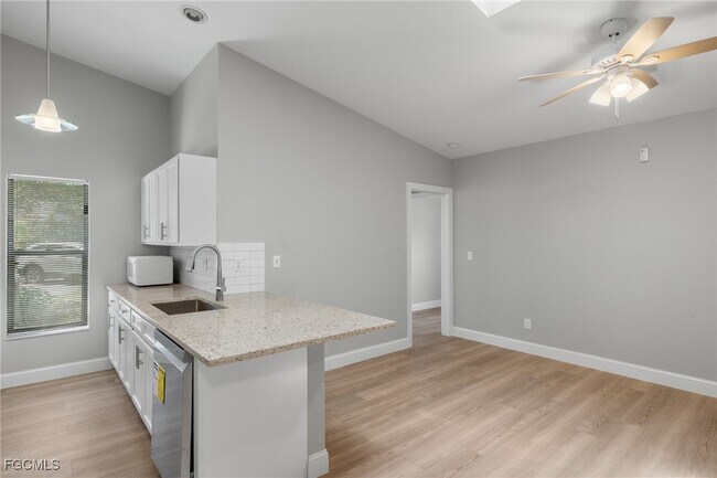 Building Photo - 5105 SW Courtyards Ct