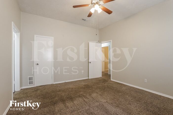 Building Photo - 10434 Lazy Meadows Dr