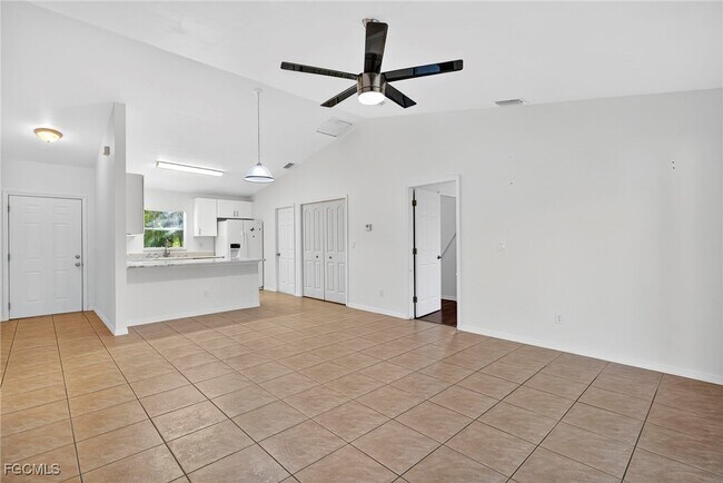 Building Photo - 710 Creuset Ave S