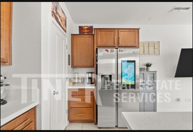 Building Photo - 5301 E Commerce Way