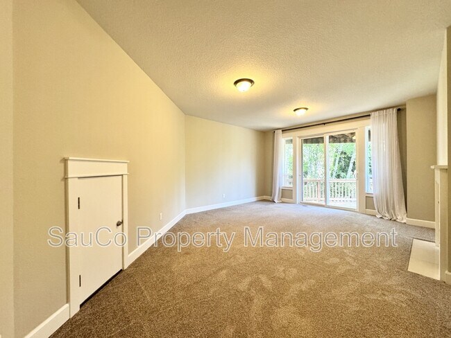 Building Photo - 13257 SW Maplecrest Ct