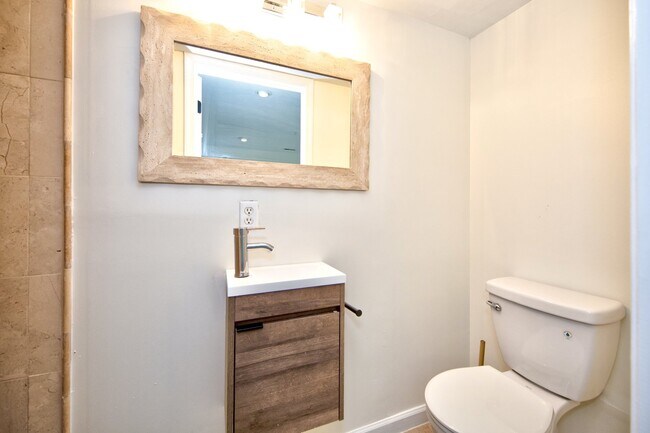 Building Photo - Modern Comfort Meets Everyday Convenience in this Stunning Forest Hill Townhome with 3 Beds & 3.5...