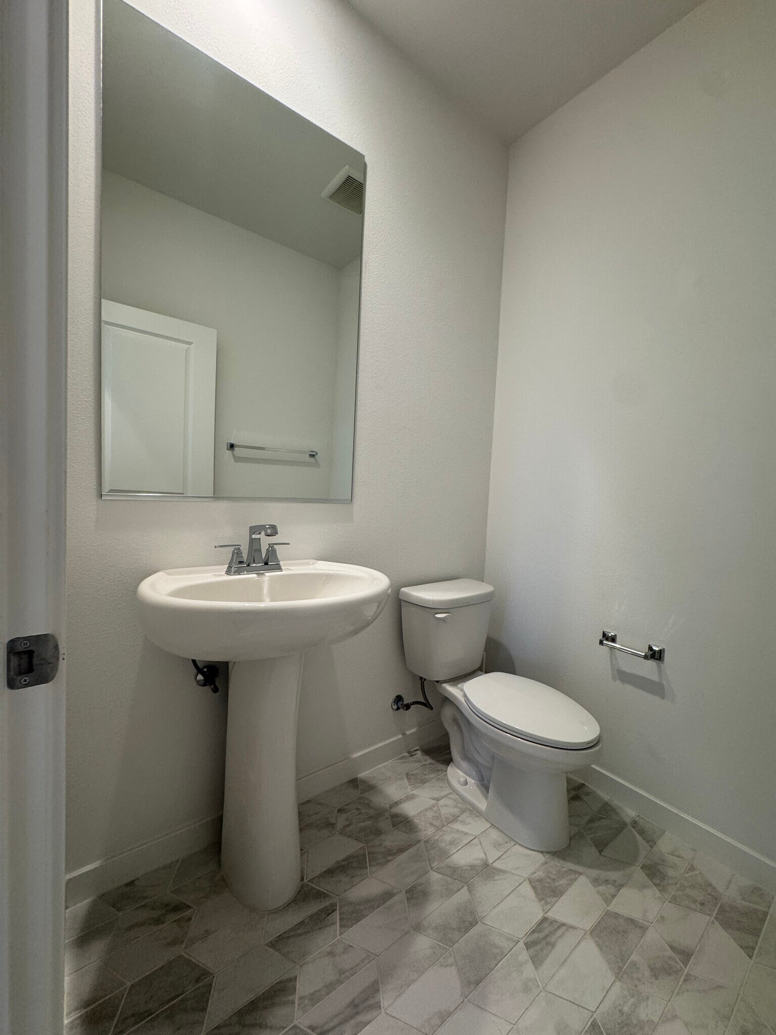 3rd Floor - Restroom - 16216 Hollyhock Ave