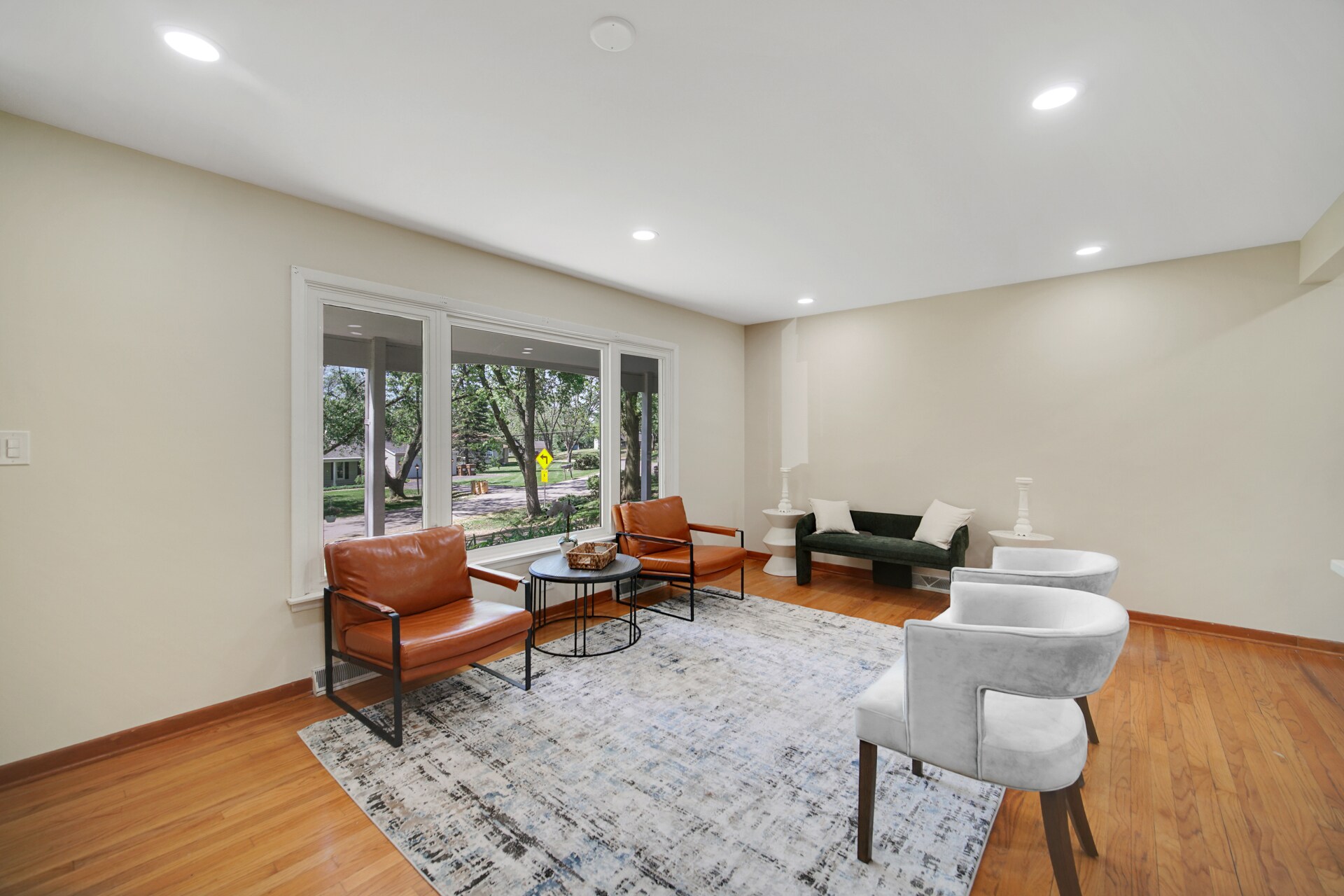 Building Photo - 22W362 Hackberry Dr