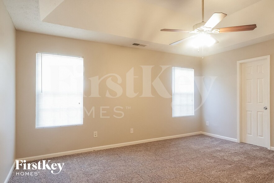 Building Photo - 10968 Big Sky Dr