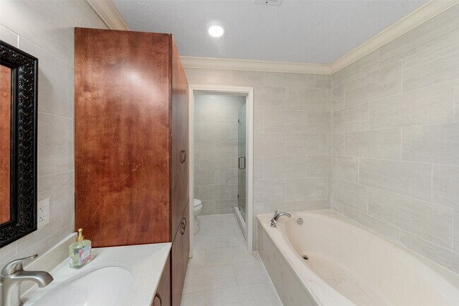 Building Photo - 14702 Westway Ln