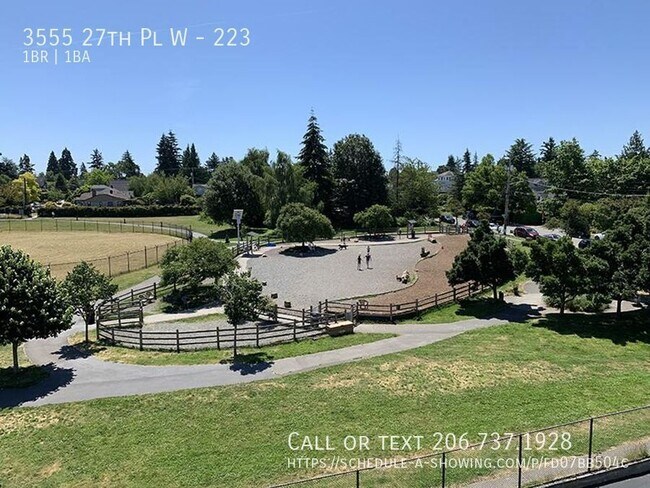 Building Photo - 3555 27th Pl W