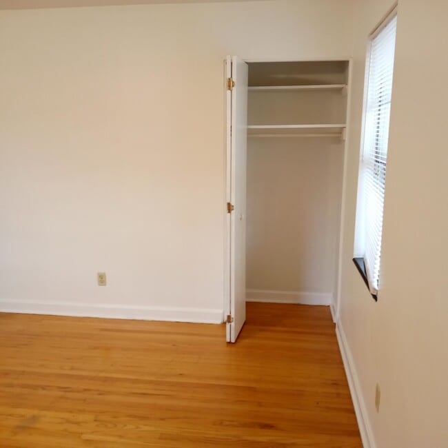 Bedroom w/Second Closet - 319 Ridgedale Rd