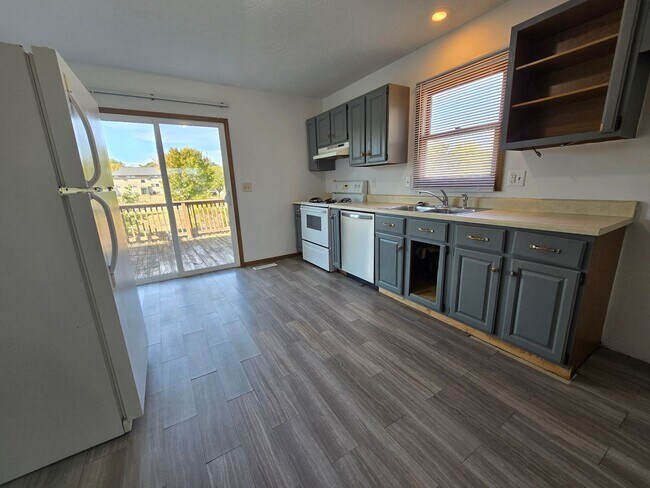 Building Photo - 1501 Northbrook Dr