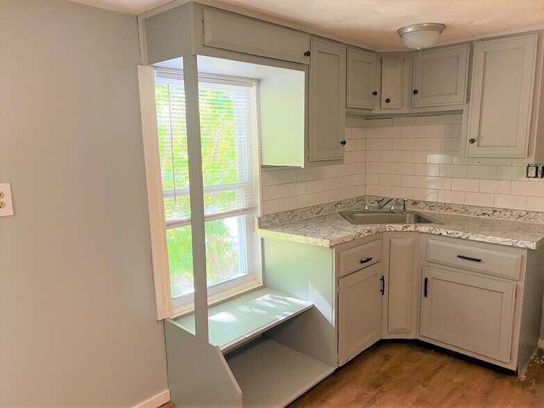 Building Photo - 1-7 Old Mendon Street