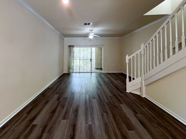 Building Photo - 2/2.5 Town Home in Magnolia Place Available NOW!