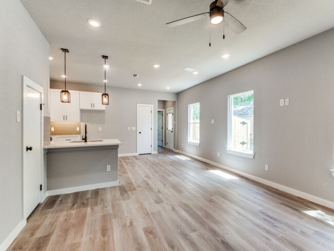 Building Photo - 3636-3638 Frazier Ct