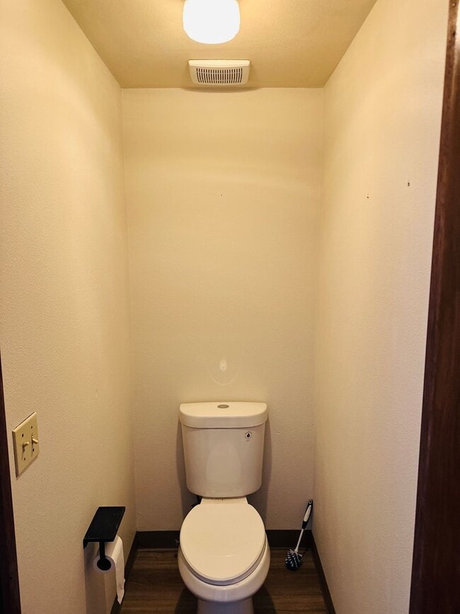 Building Photo - Newly Remodeled Four Bedroom One Level Home