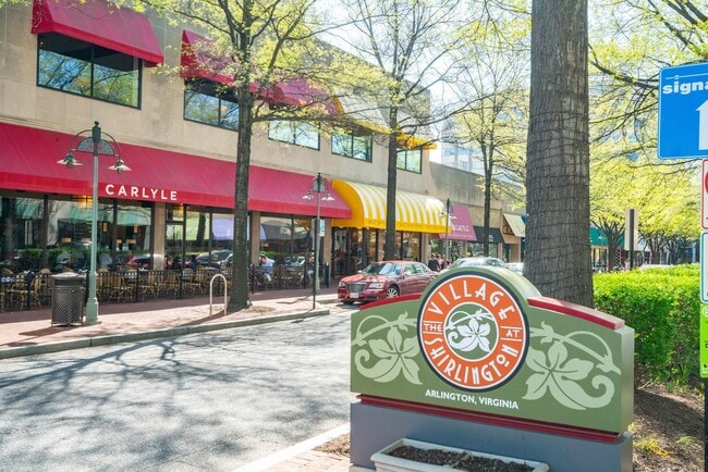 Building Photo - 3011 S Buchanan St